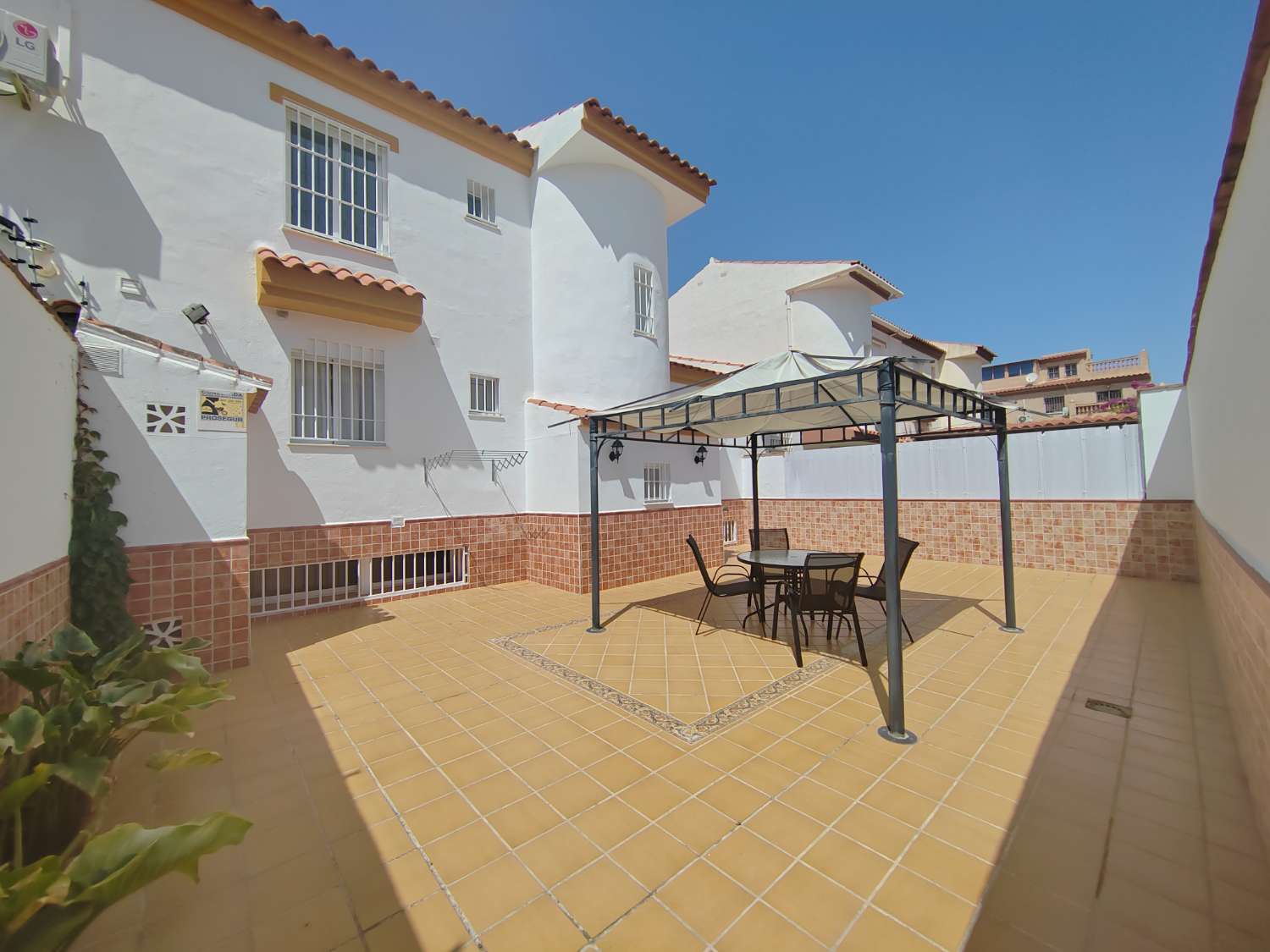 Unfurnished Townhouse in El Limonar for Long-Term Rental