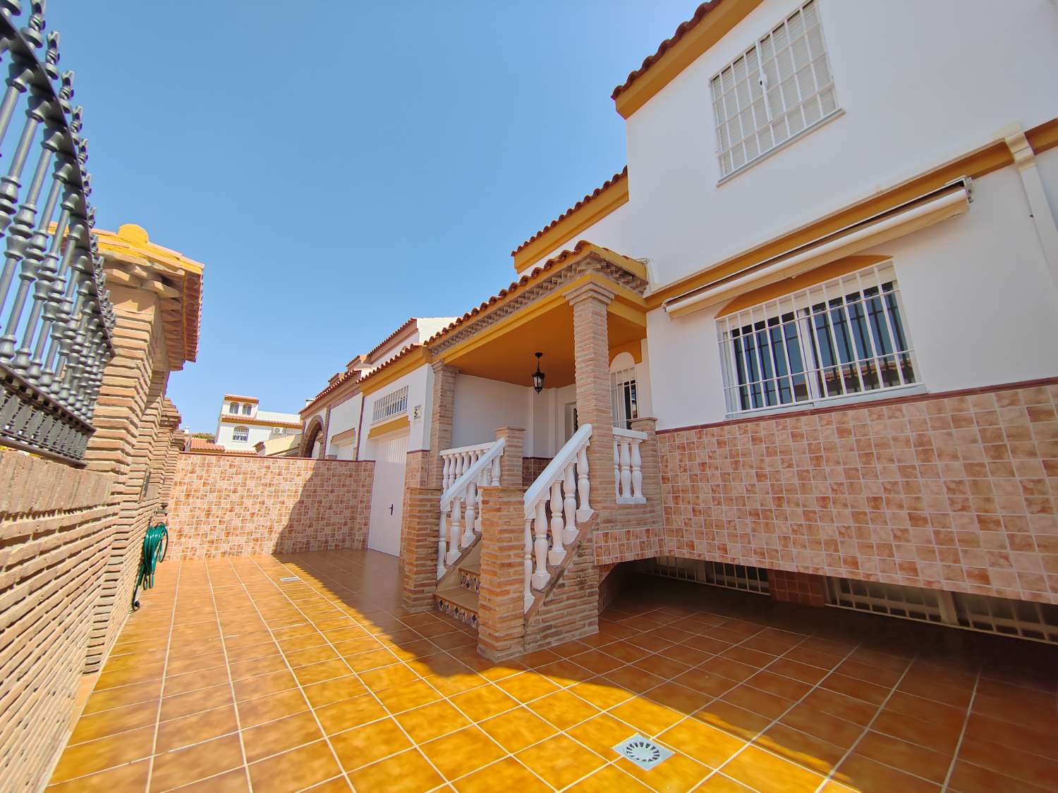 Unfurnished Townhouse in El Limonar for Long-Term Rental