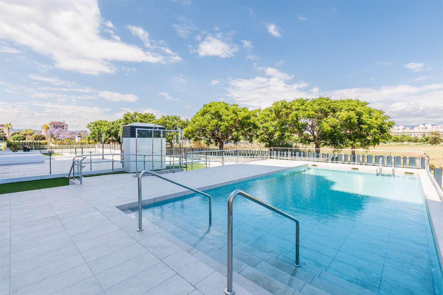 Appartement récemment construit au bord de la mer