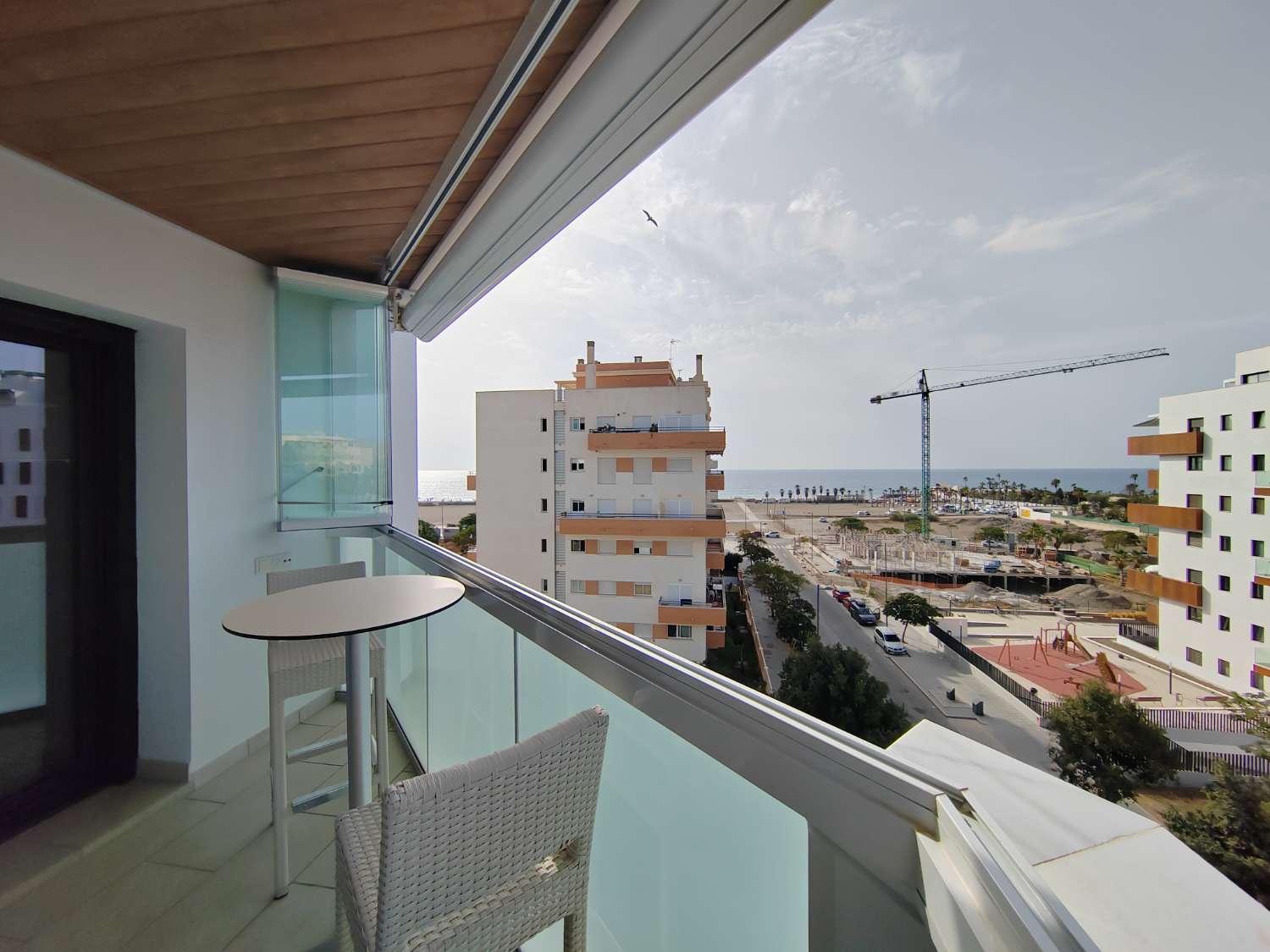 Apartamento de reciente construcción junto al mar