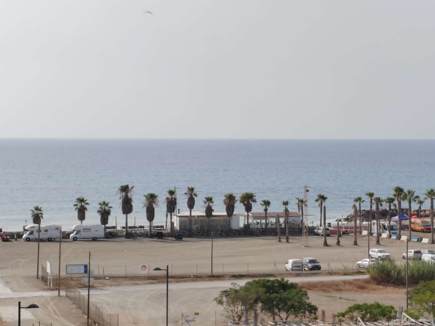 Appartement récemment construit au bord de la mer