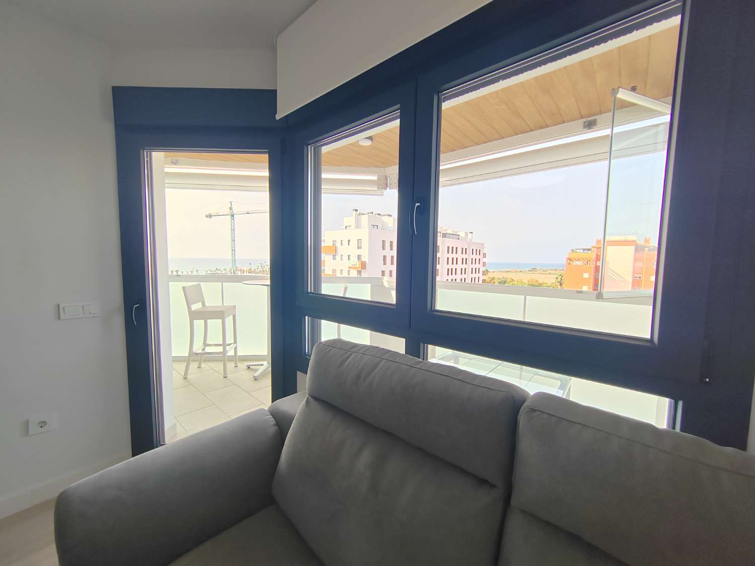 Apartamento de reciente construcción junto al mar