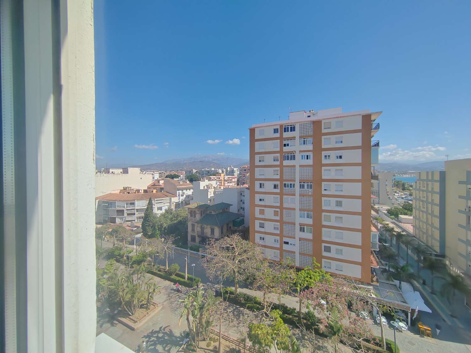 Long-Term Rental Apartment on Paseo de Larios, Torre del Mar: Unbeatable Location with Stunning Views