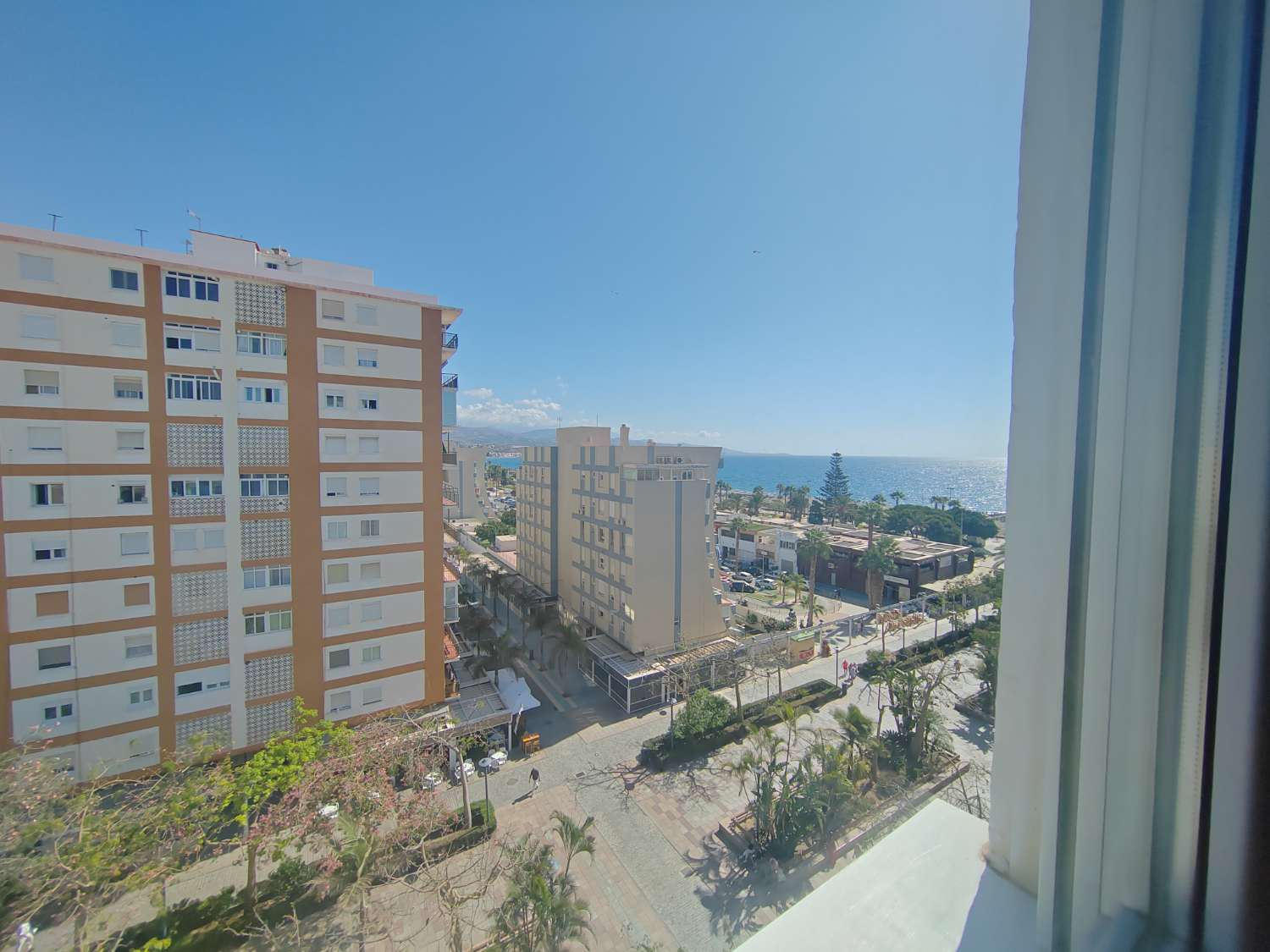 Long-Term Rental Apartment on Paseo de Larios, Torre del Mar: Unbeatable Location with Stunning Views