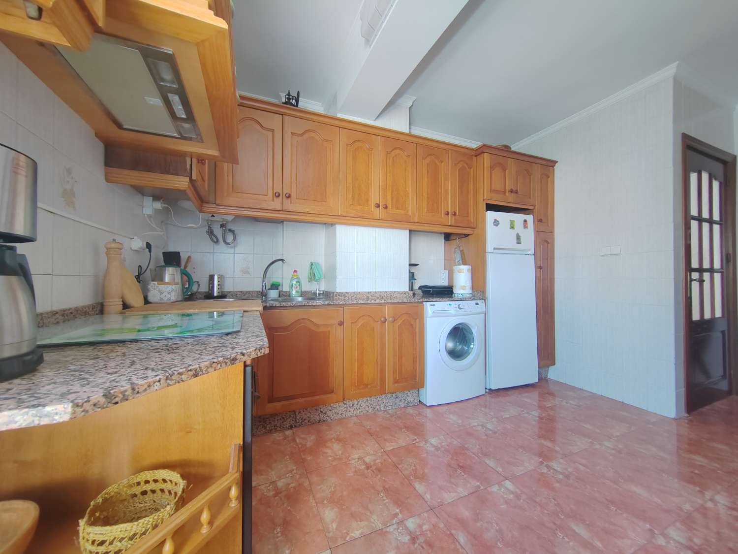 Appartement en Location Longue Durée sur le Paseo de Larios, Torre del Mar : Emplacement Idéal avec Vue Imprenable