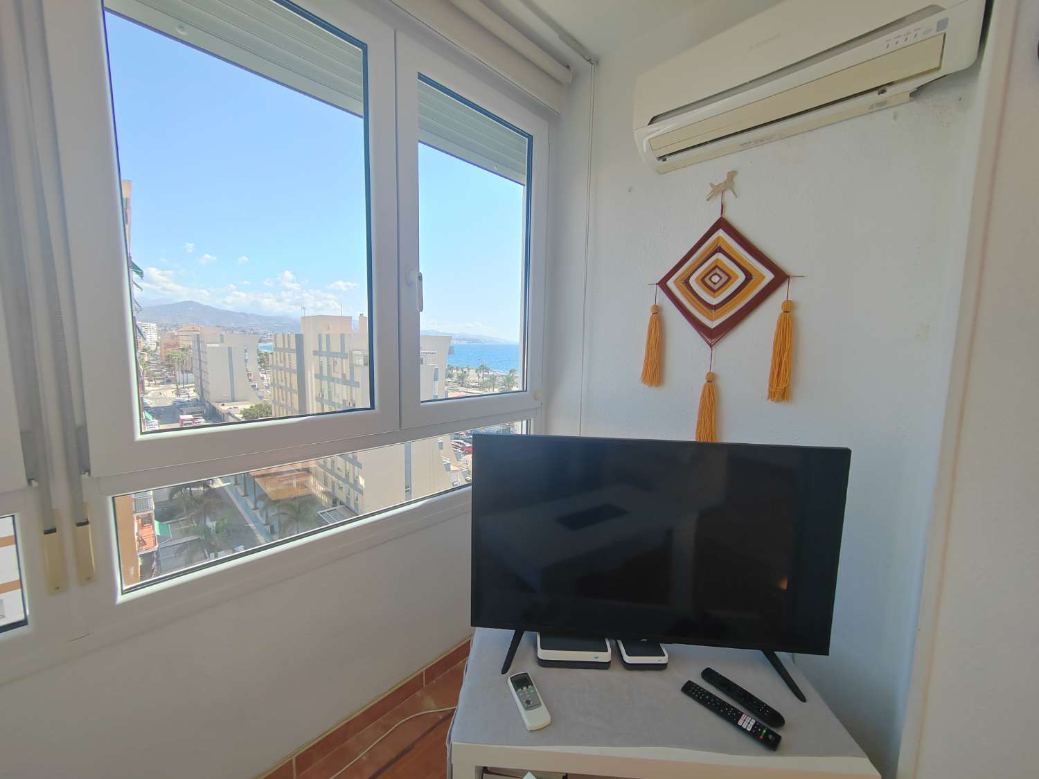 Apartamento de Larga Temporada en el Paseo de Larios, Torre del Mar: Ubicación Inmejorable con Vistas Impresionantes