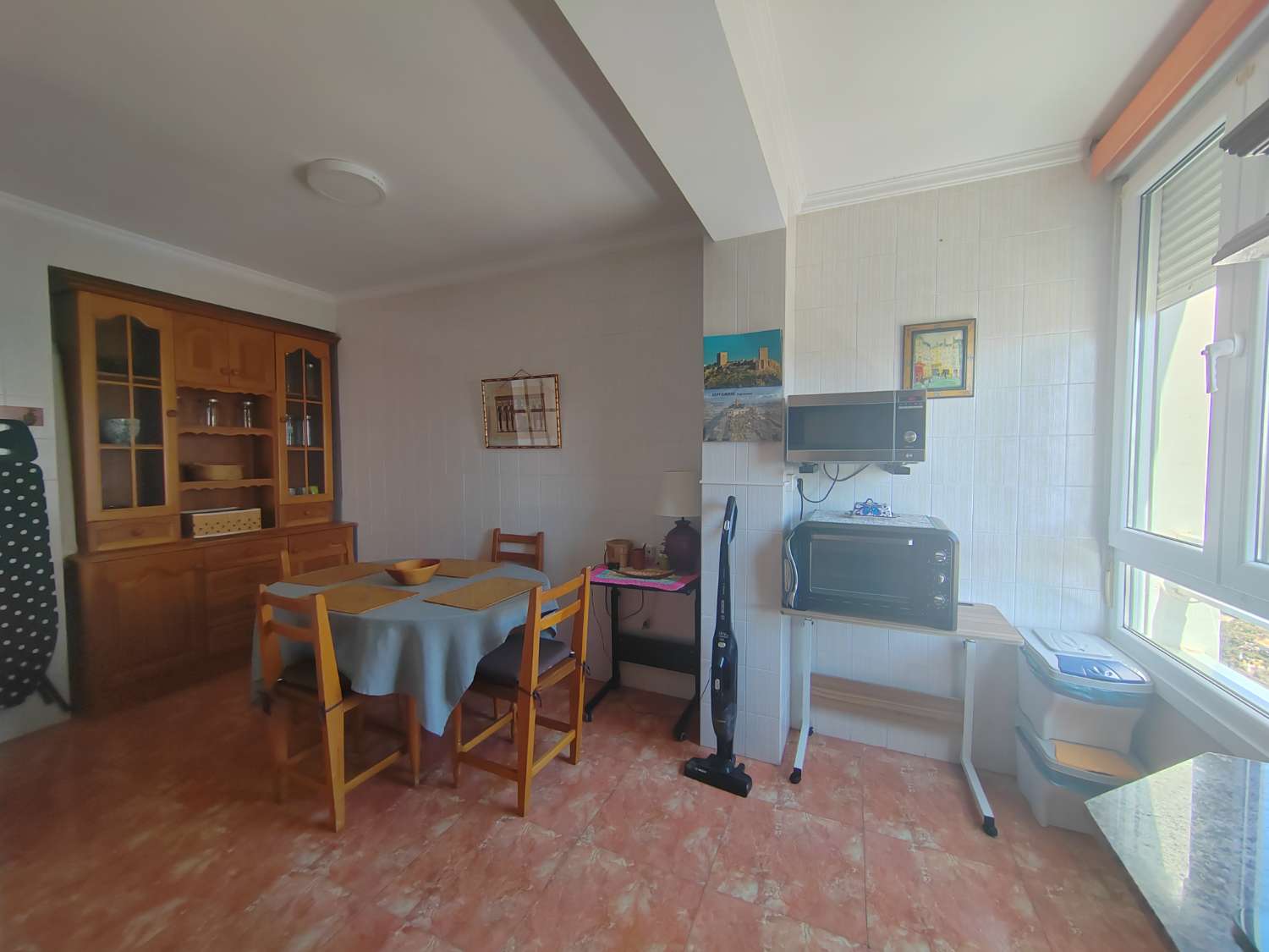 Appartement en Location Longue Durée sur le Paseo de Larios, Torre del Mar : Emplacement Idéal avec Vue Imprenable