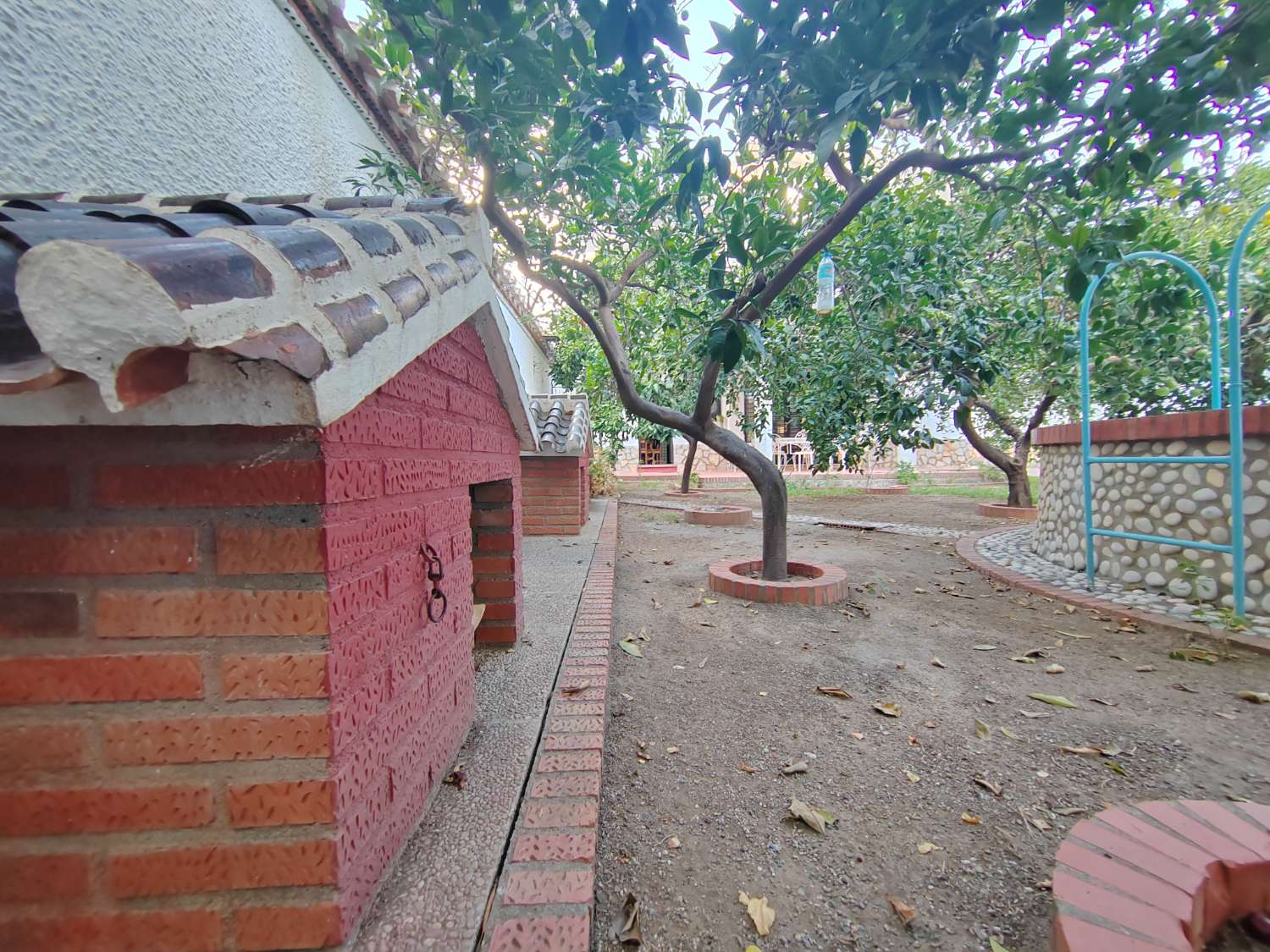 Freistehendes Haus mit Parkplätzen im Zentrum von Vélez-Málaga – 229 m² gebaut auf einem 344 m² großen Grundstück