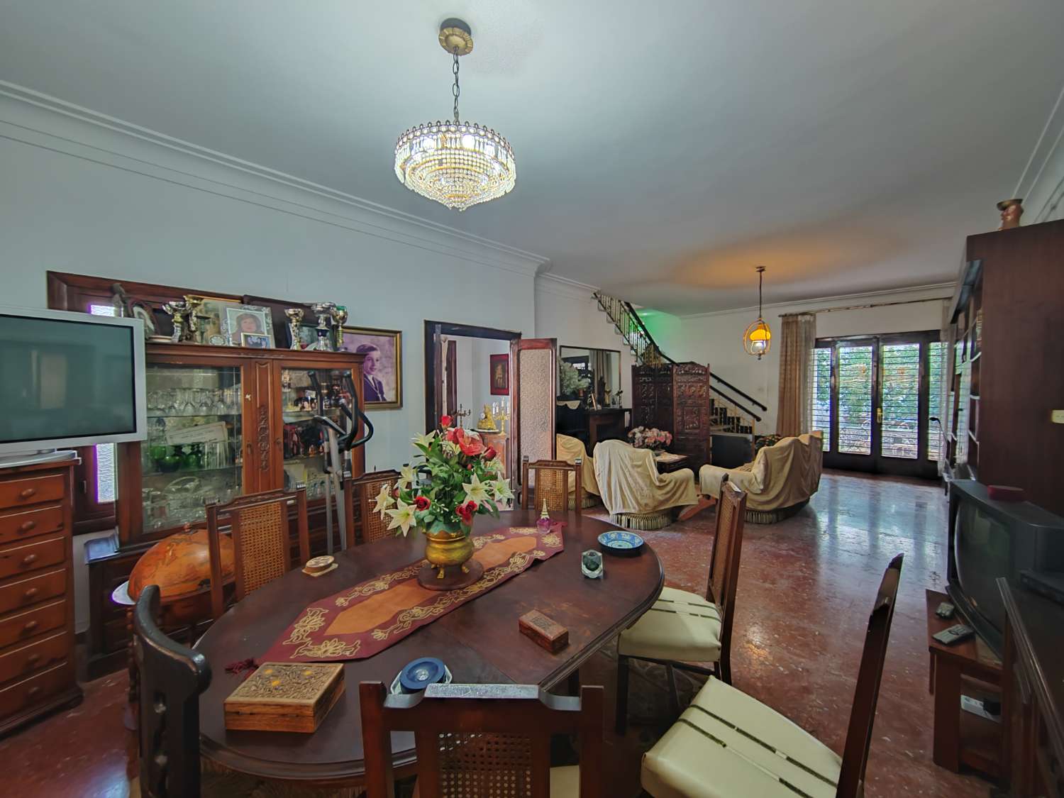 Detached house with parking in the center of Vélez-Málaga – 229 m² built on a 344 m² plot