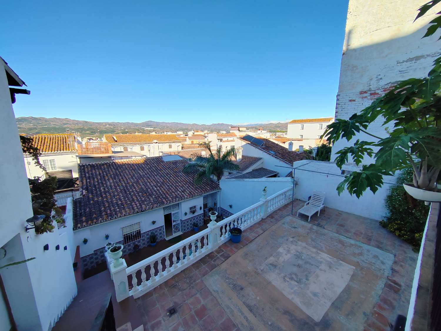 Casa histórica reformada en el centro con amplio aparcamiento y pozo propio