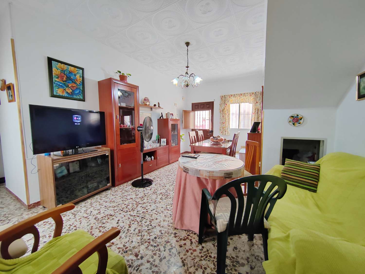 House for sale in Torre del Mar – Just a few meters from the beach and the town center.