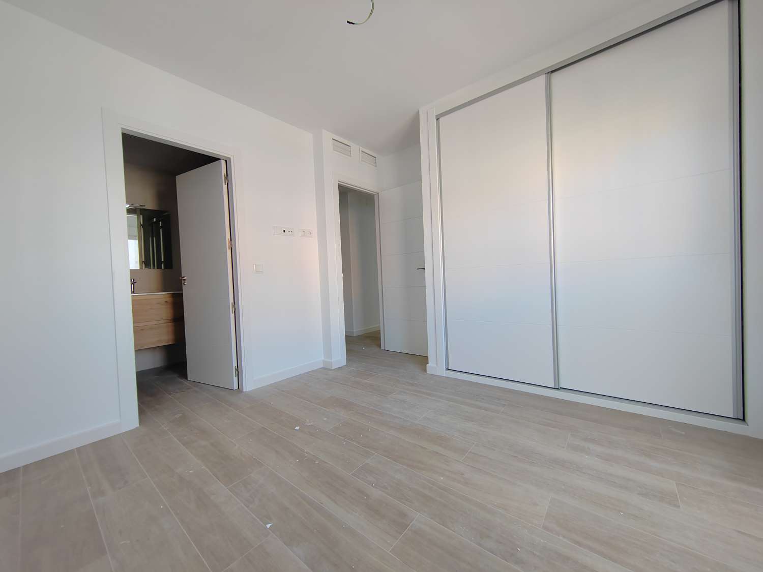 Appartement tout neuf au centre de Torre del Mar