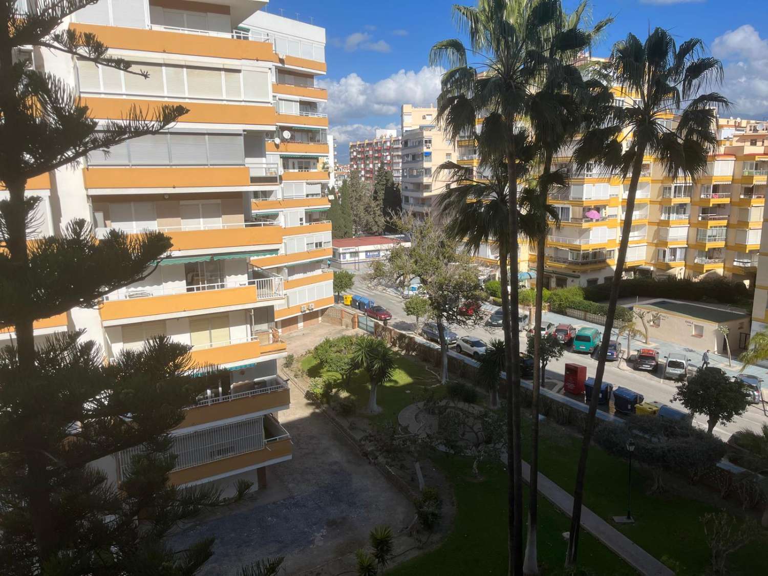 Great Opportunity in Torre del Mar! Apartment with Terrace and Sea Views