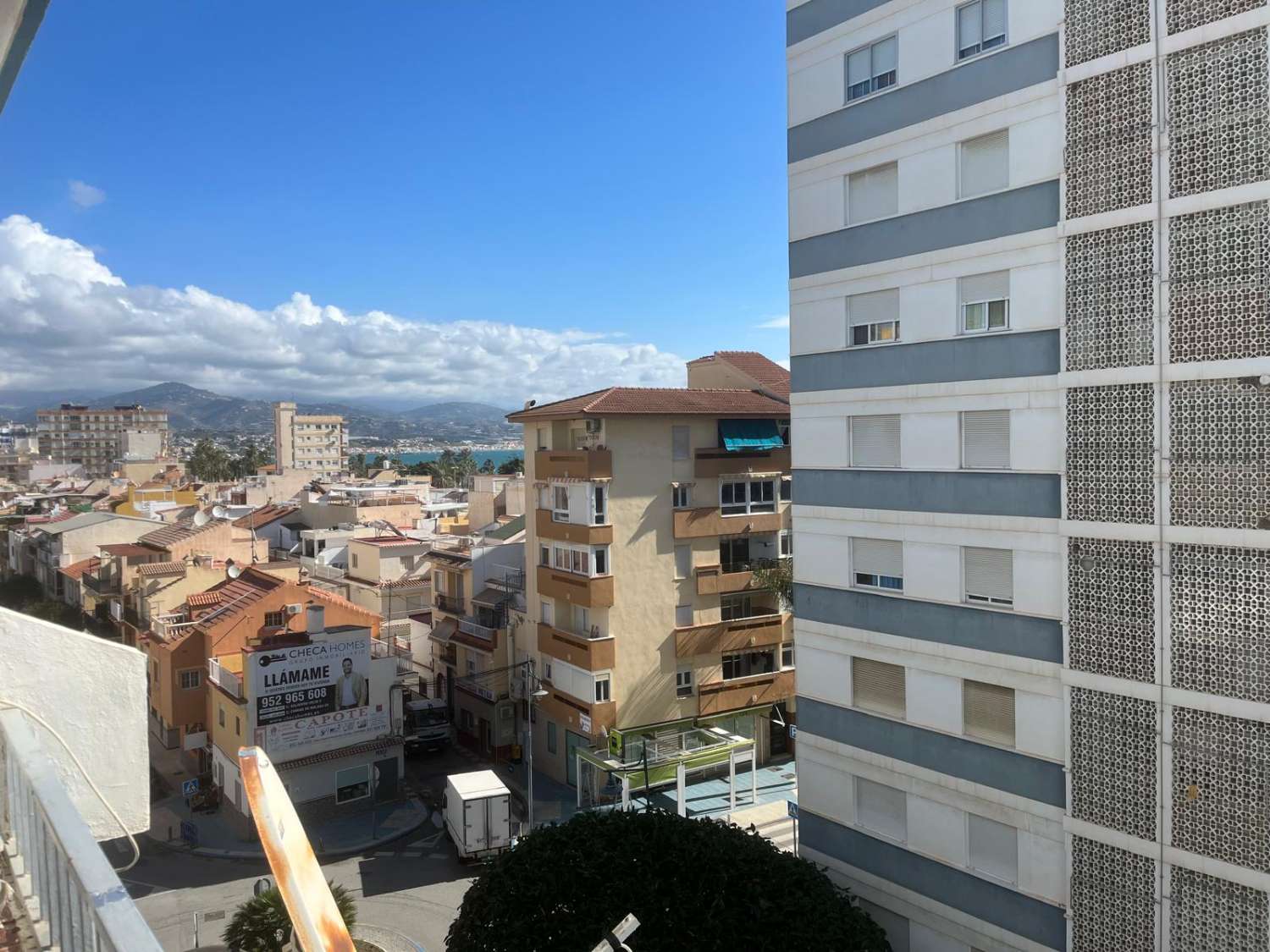 Great Opportunity in Torre del Mar! Apartment with Terrace and Sea Views